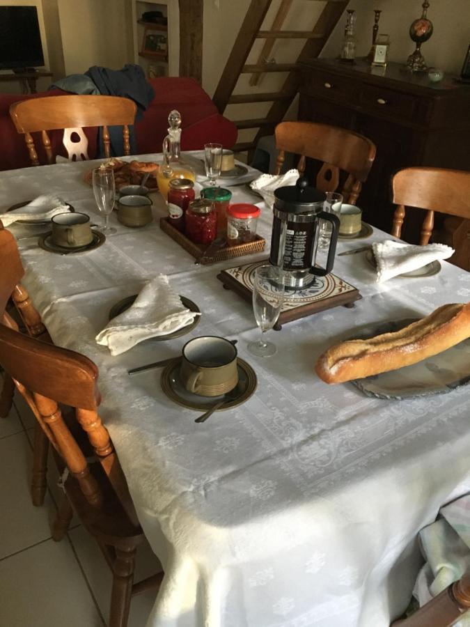 Le Petit Grange Bed & Breakfast Le Lindois Bagian luar foto