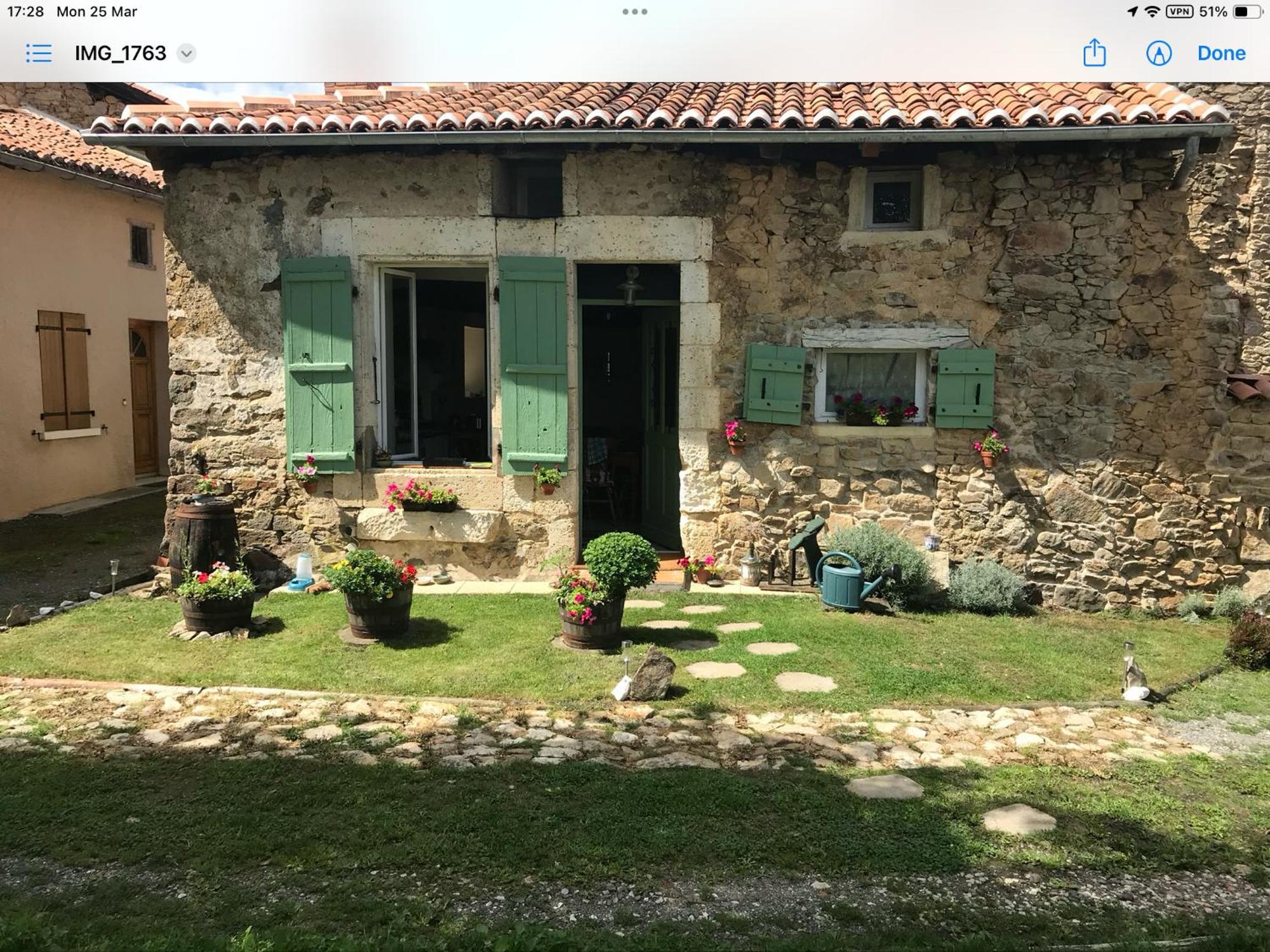 Le Petit Grange Bed & Breakfast Le Lindois Bagian luar foto