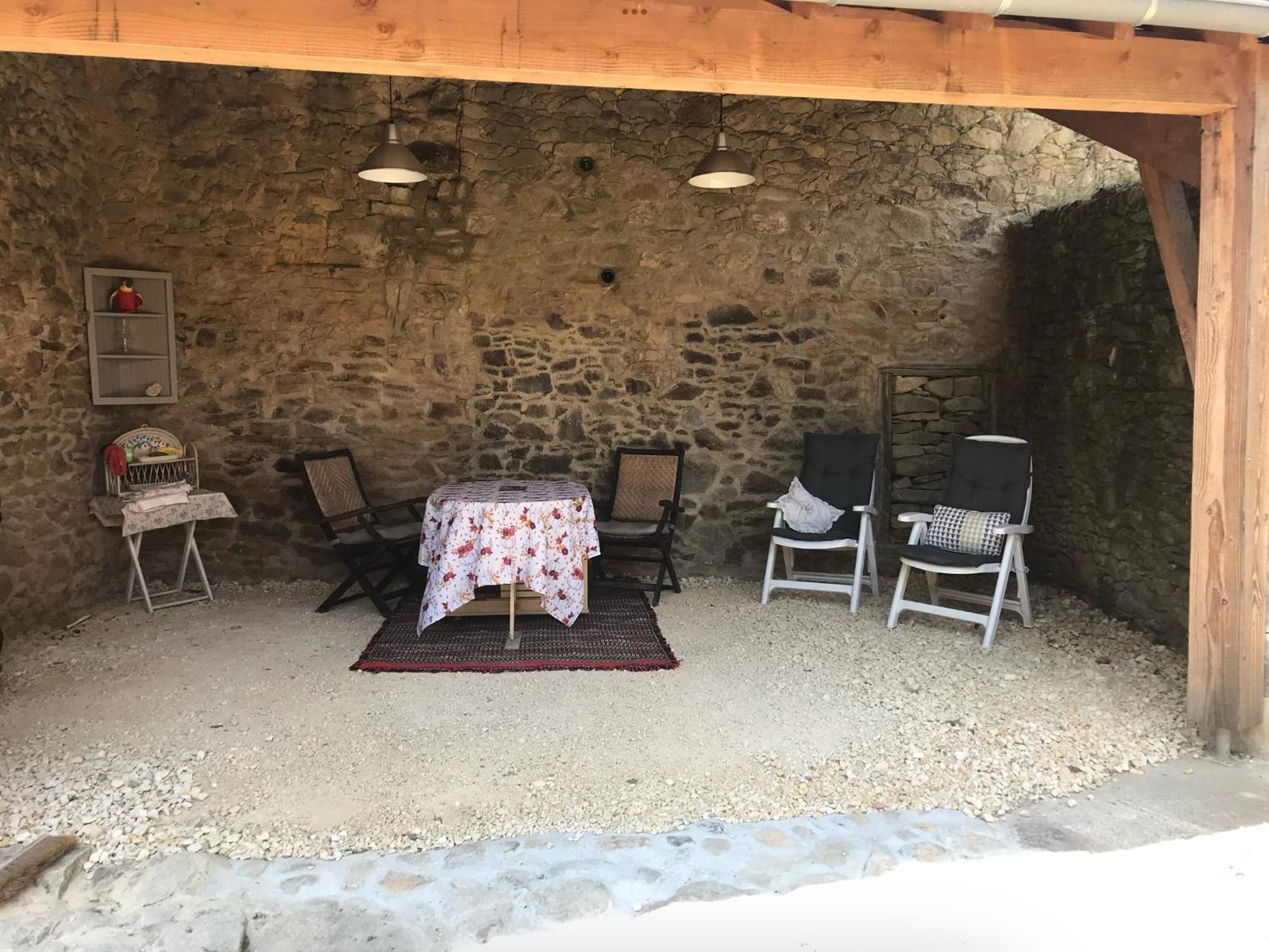 Le Petit Grange Bed & Breakfast Le Lindois Bagian luar foto